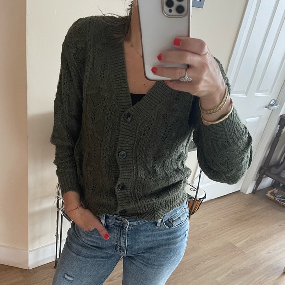 EUC Violets & Roses Olive Cable Knit V Neck Cardigan Size S - Picture 4 of 12